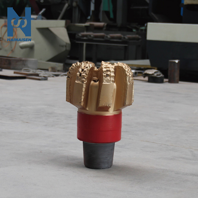 How Does a Drilling Rig Drill Bit Work in the Oil/Gas Industry? How Does a Drilling Rig Drill Bit Work in the Oil/Gas Industry?