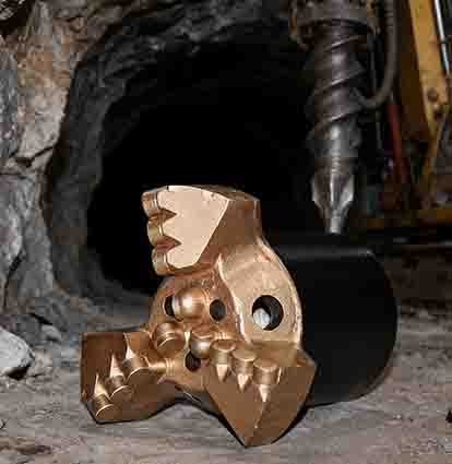 Understanding the Function of Three Blade Concave Drill Bits in Manganese Coal Mines