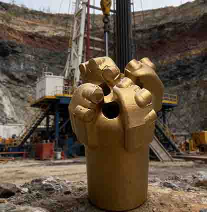 Four Blade Wing Petroleum Drill Bit vs. Traditional Bits: A Comparison